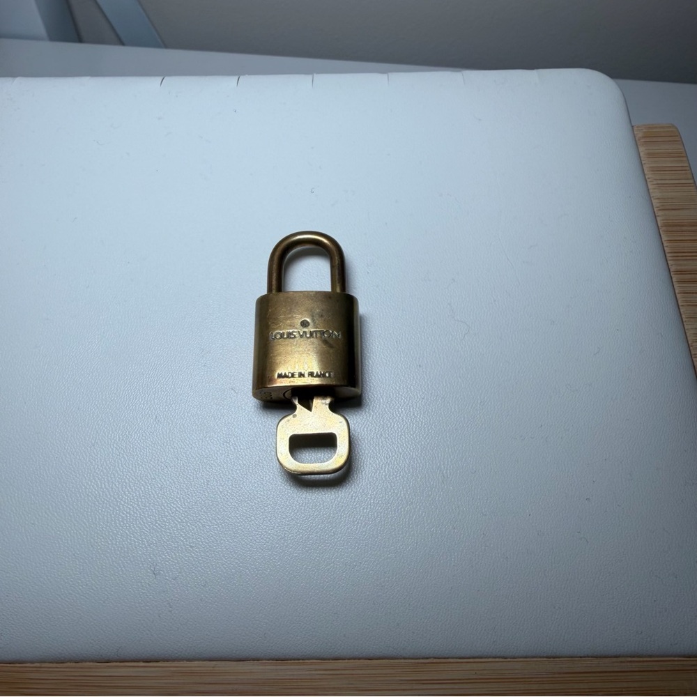 Louis Vuitton Gold Padlock - Picture 3 of 3